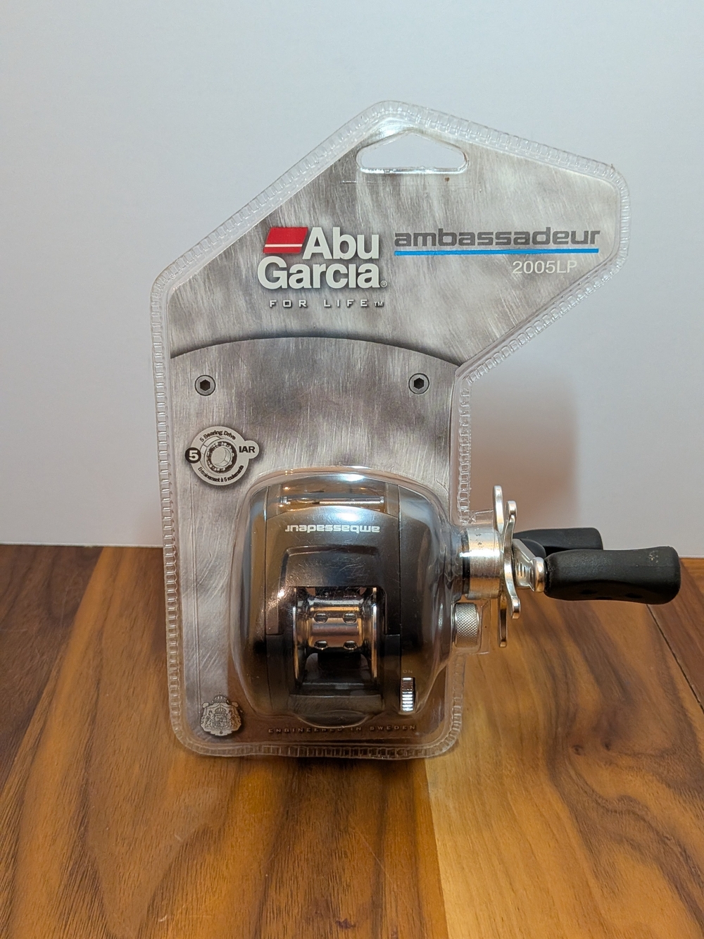 Ambassadeur 2005LP Baitcasting Reel - Black